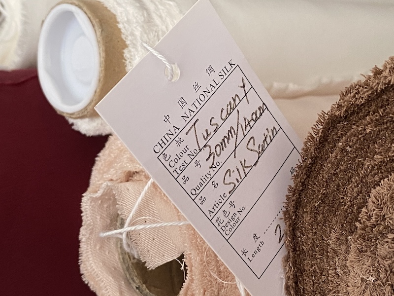 Особливості та переваги важкого натурального шовку mulberry